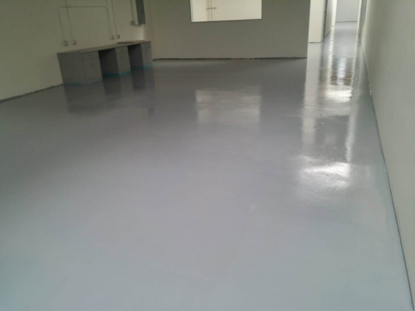 Epoxy coated aircraft facility floor, Van Nuys (6 of 6)