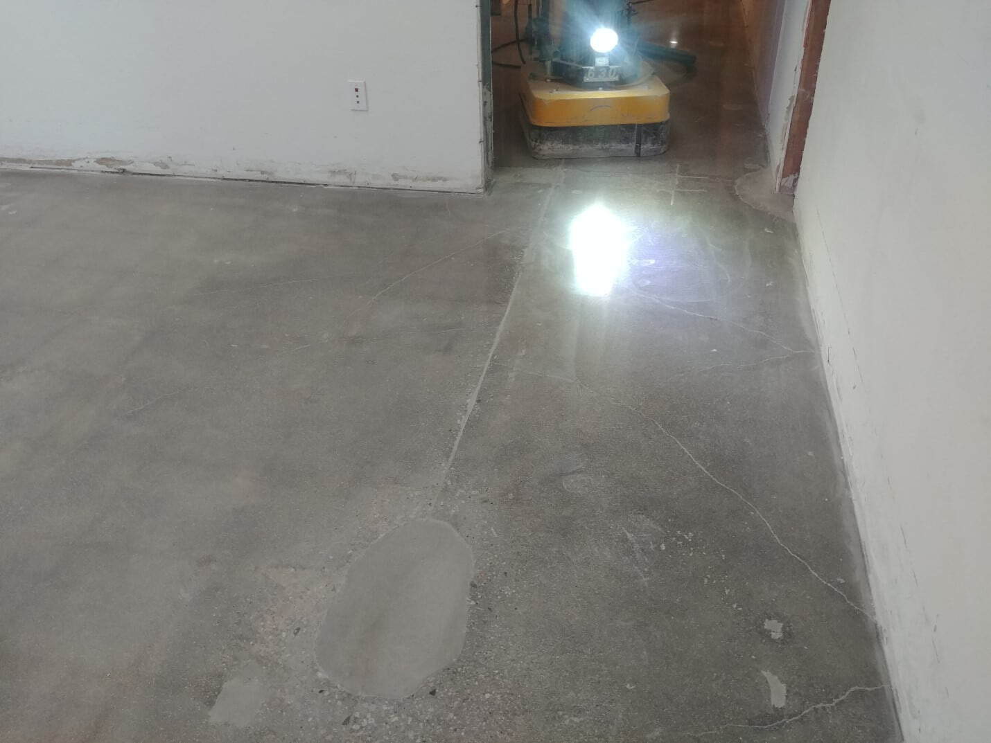 Polished concrete office floor, Van Nuys (3 of 6)