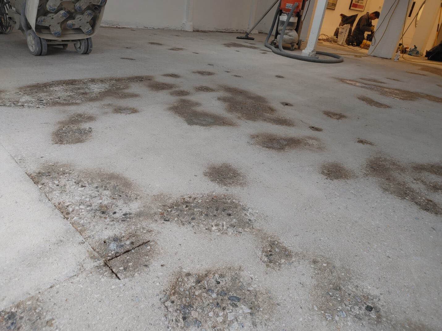 Epoxy coated retail floor, antique furniture store, Los Angeles (5 of 16)