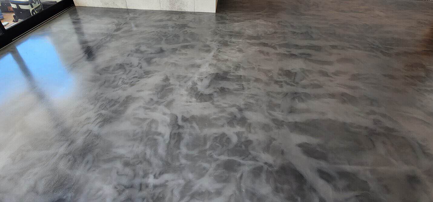 White movement worked through the charcoal metallic
