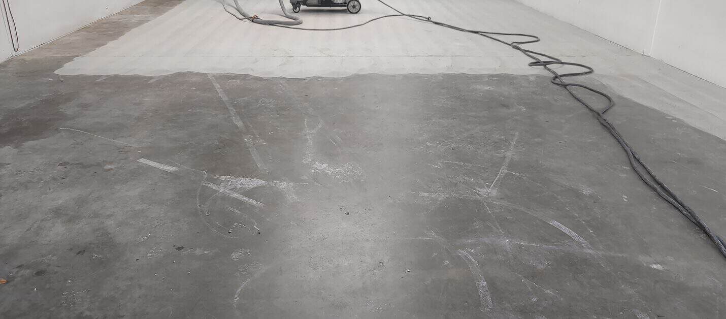 Polished concrete auto shop floor, Long Beach (2 of 10)