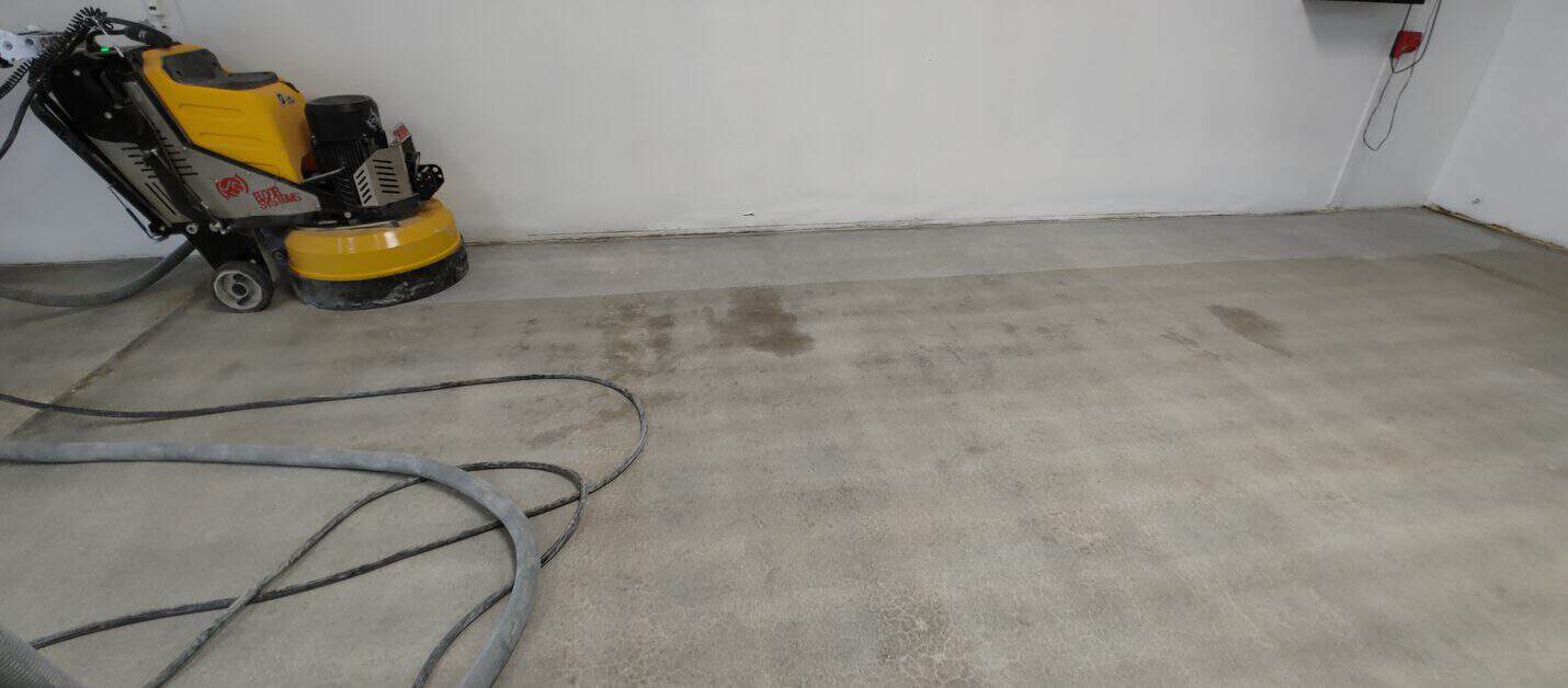 Polished concrete auto shop floor, Long Beach (3 of 10)