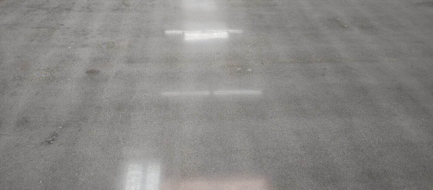 Polished concrete auto shop floor, Long Beach (8 of 10)
