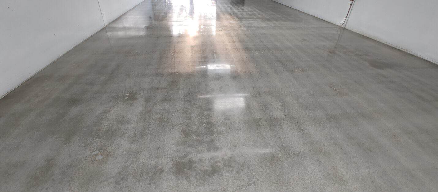 Polished concrete auto shop floor, Long Beach (9 of 10)