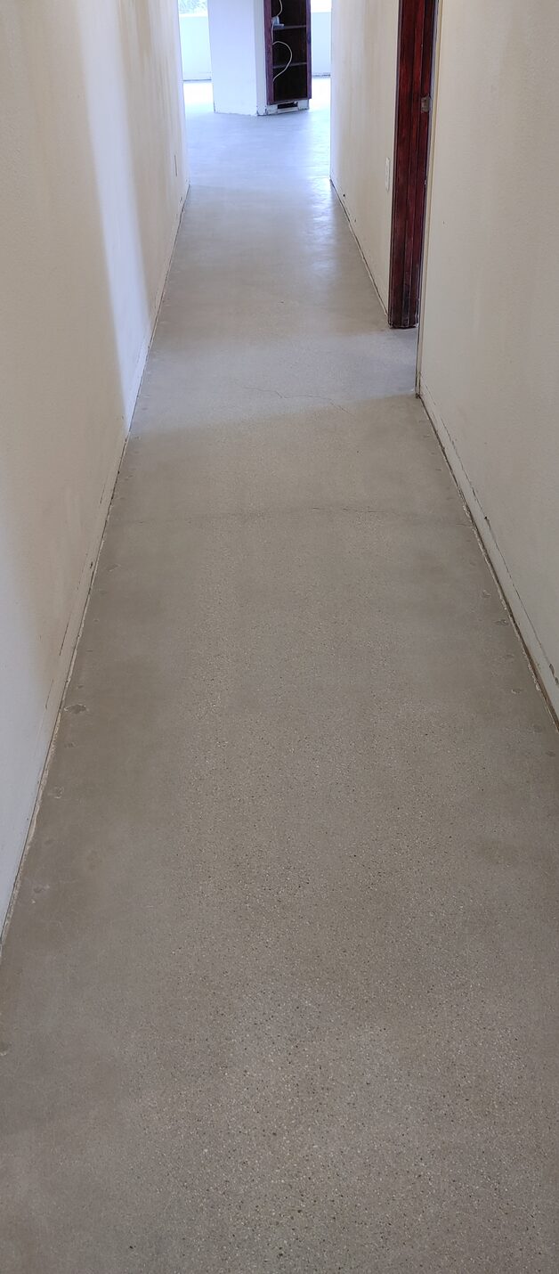 Polished concrete floor in a Joshua Tree residence (5 of 6)