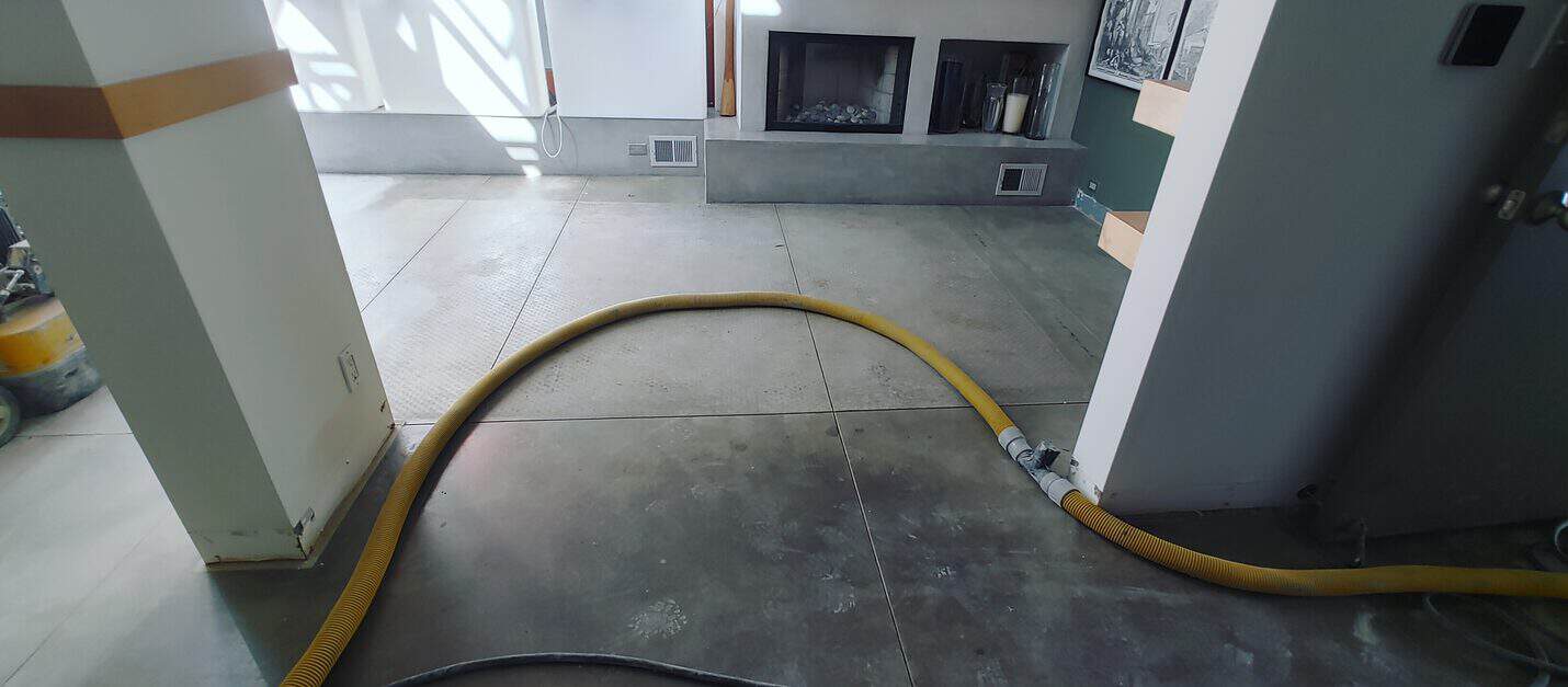 Polished concrete floor in a Manhattan Beach residence (3 of 6)