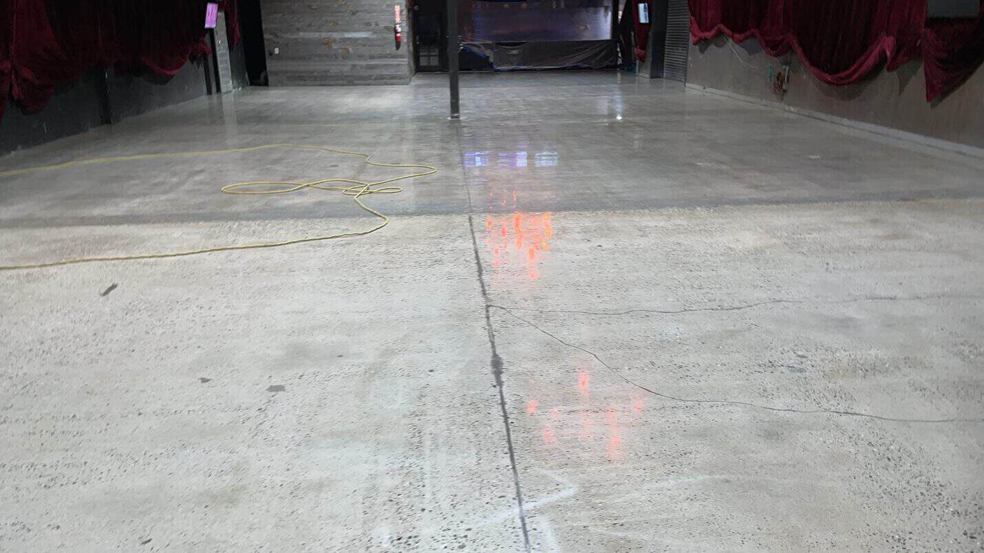 Polished concrete stage arena floor, Thunder Studios Long Beach (5 of 8)