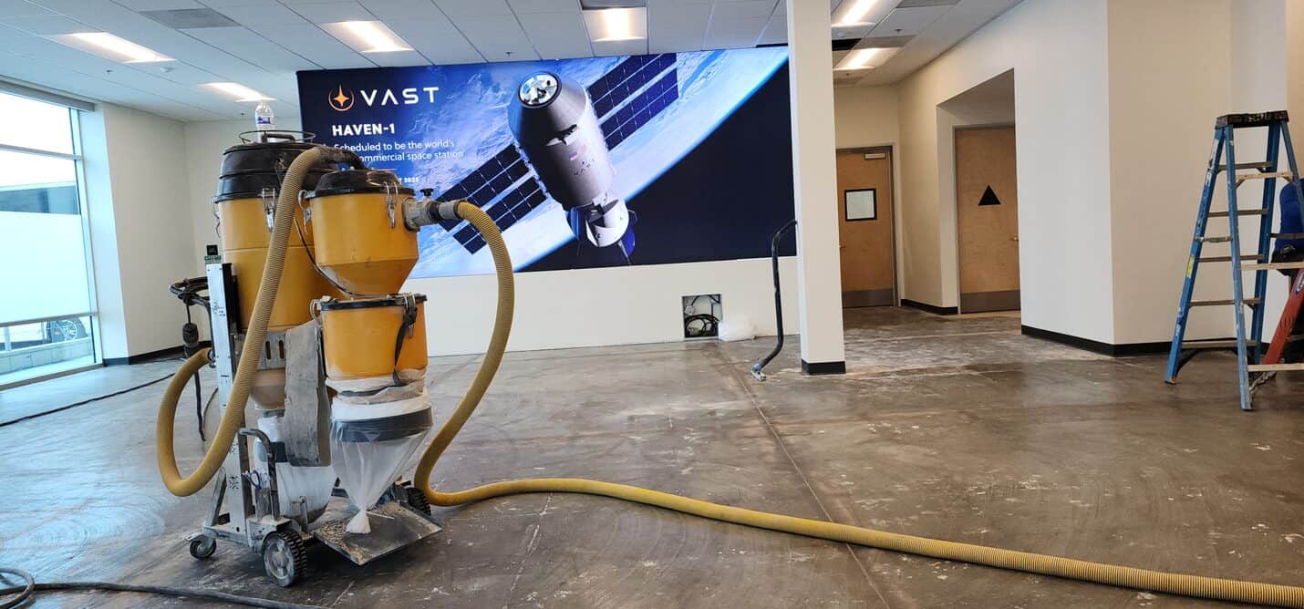 Dust extraction unit and hose on the office floor, VAST Aerospace Long Beach (2 of 10)